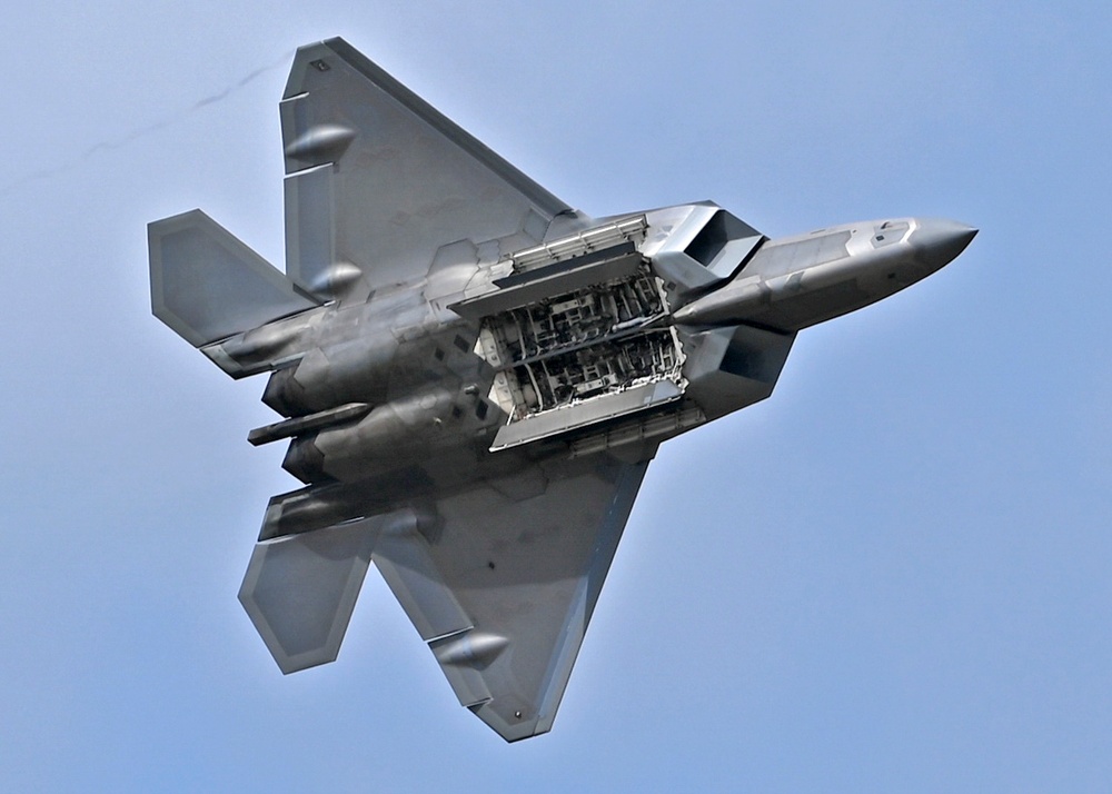 C-17 West Coast Demo Team takes to the Texas skies during Dyess Air Show