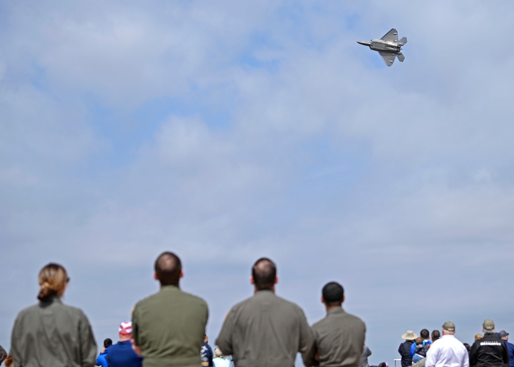 C-17 West Coast Demo Team takes to the Texas skies during Dyess Air Show