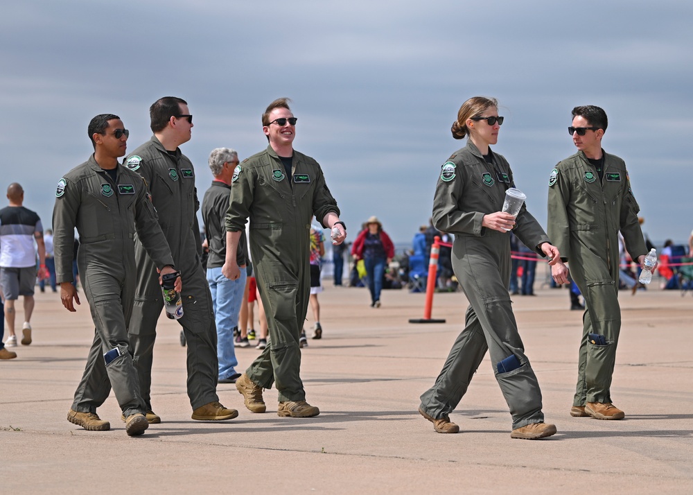 C-17 West Coast Demo Team takes to the Texas skies during Dyess Air Show