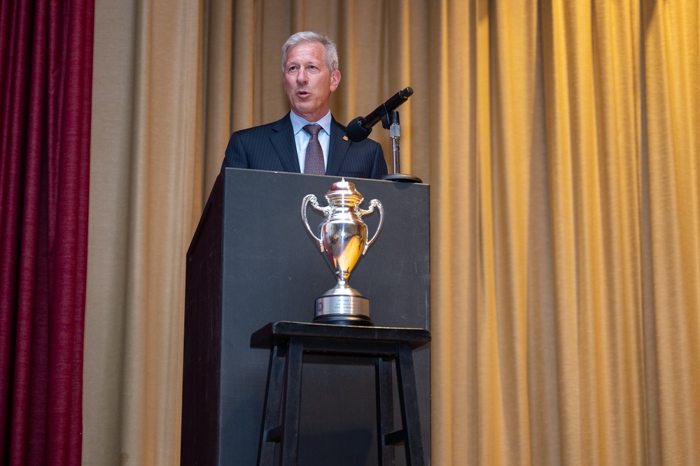 USSTRATCOM presents Omaha Trophy to 37th Bomb Squadron