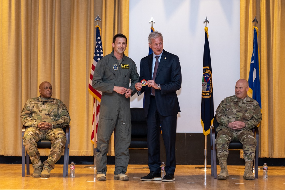 USSTRATCOM presents Omaha Trophy to 37th Bomb Squadron