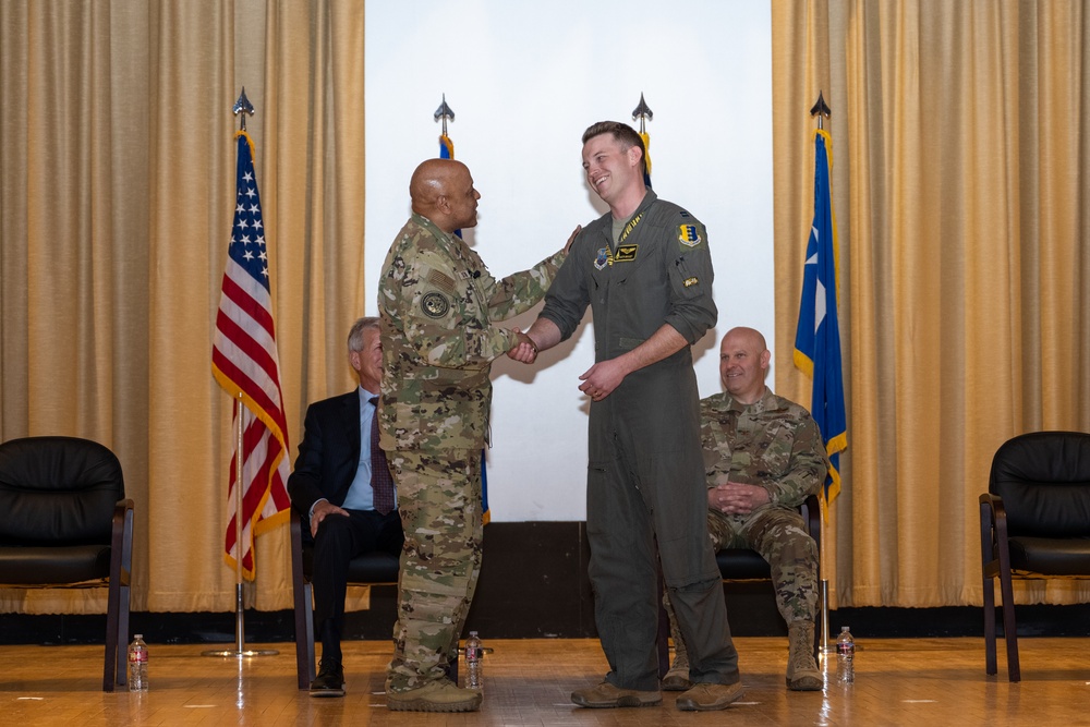 USSTRATCOM presents Omaha Trophy to 37th Bomb Squadron