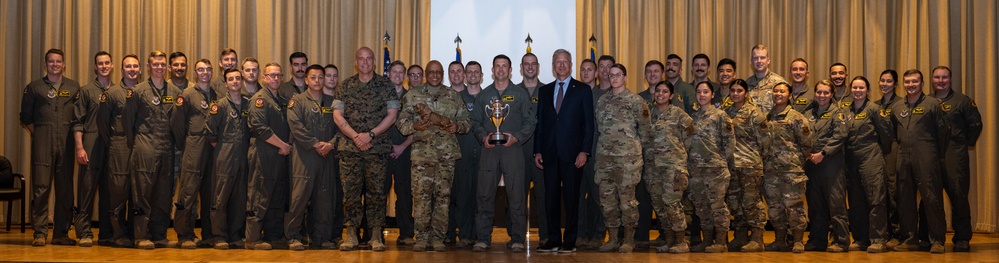 USSTRATCOM presents Omaha Trophy to 37th Bomb Squadron