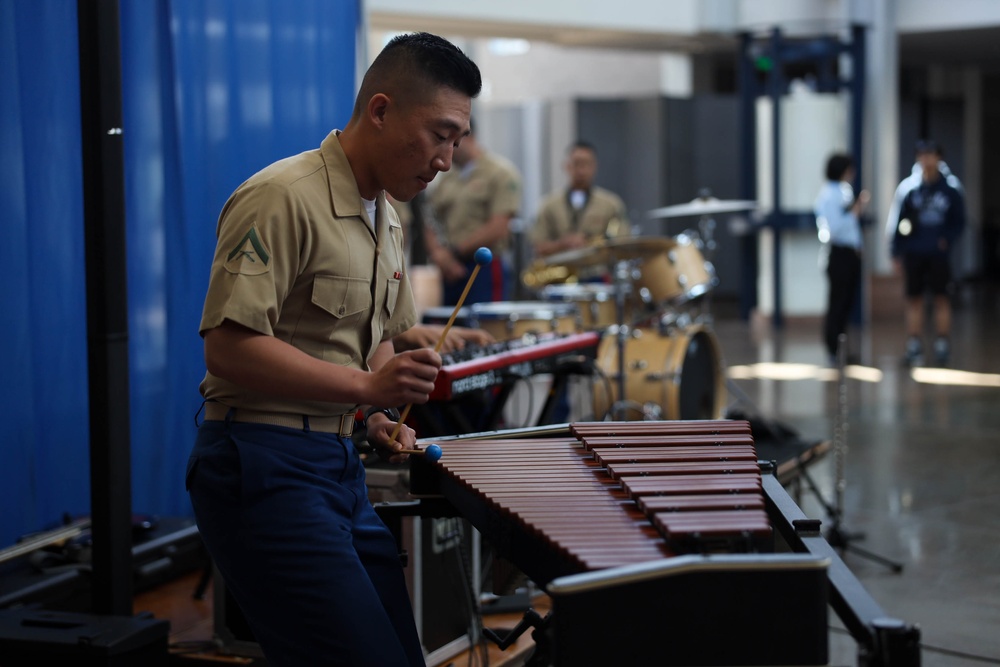 Marine Band San Diego Performs at Inderkum High School