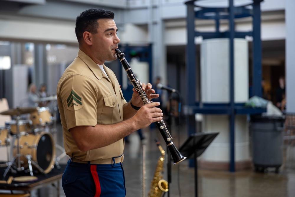 Marine Band San Diego Performs at Inderkum High School