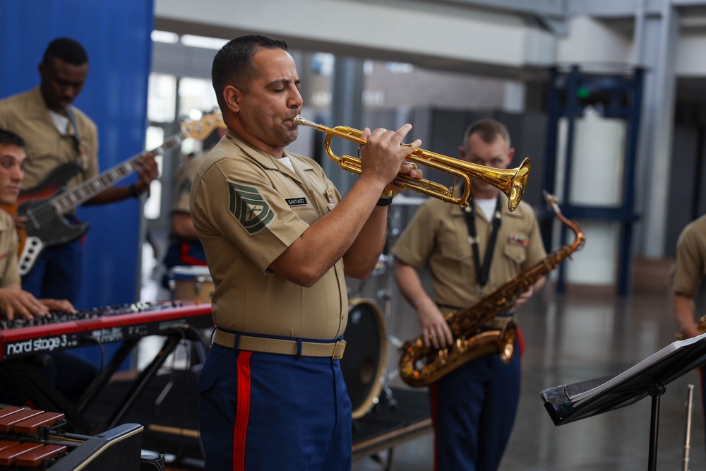 Marine Band San Diego Performs at Inderkum High School