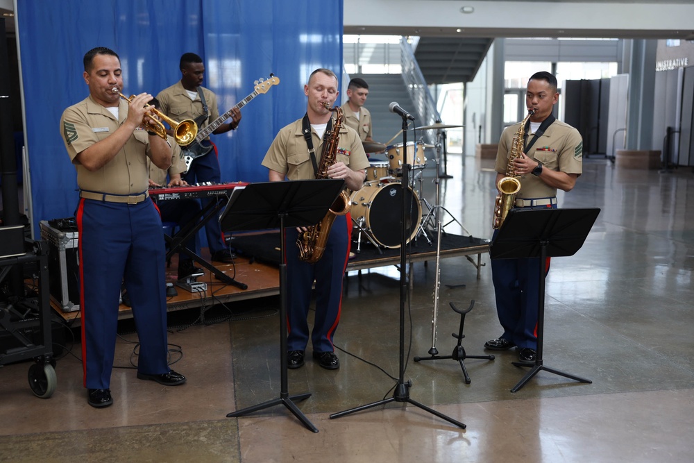 Marine Band San Diego Performs at Inderkum High School