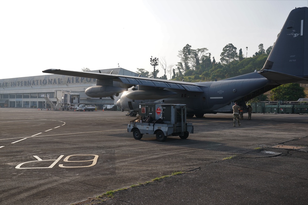 Balikatan 23 | US Air Force performs air-to-air refueling during Balikatan 23
