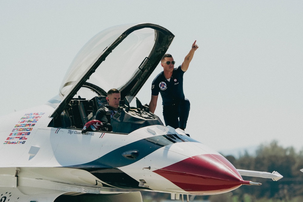 Thunderbirds perform at 2023 Southern California Airshow