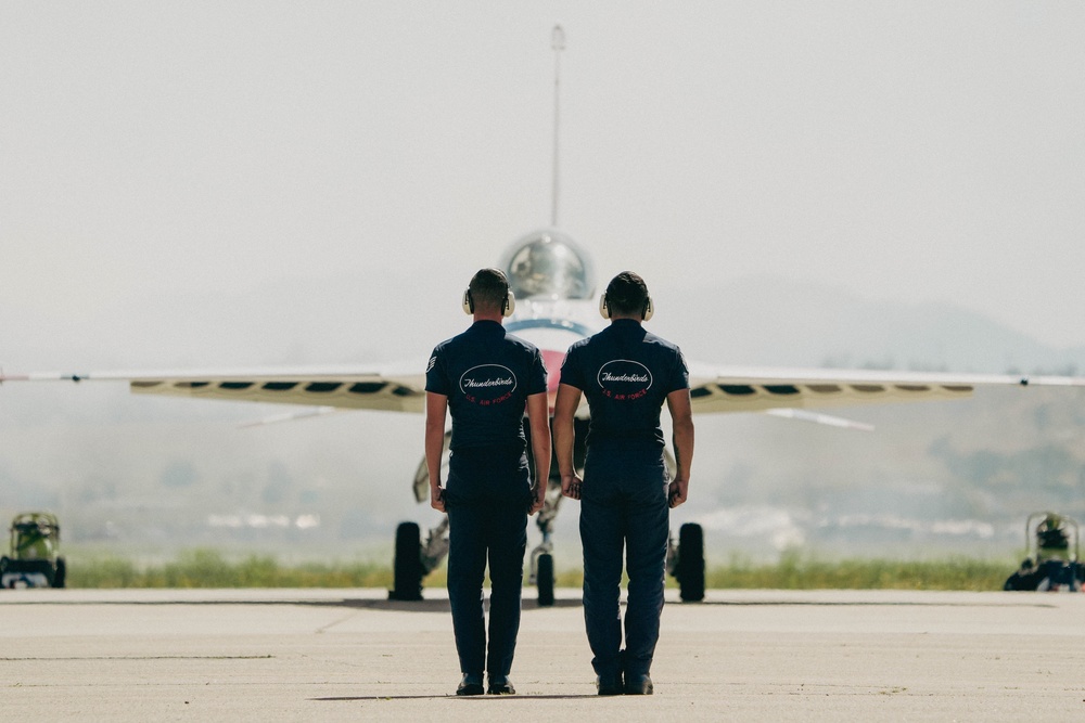 Thunderbirds perform at 2023 Southern California Airshow