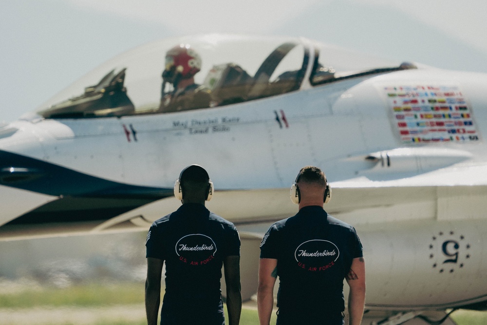 DVIDS Images Thunderbirds perform at 2023 Southern California