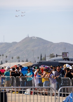 SoCal Air Show 2023 Brings Southern California Together [Image 5 of 11]