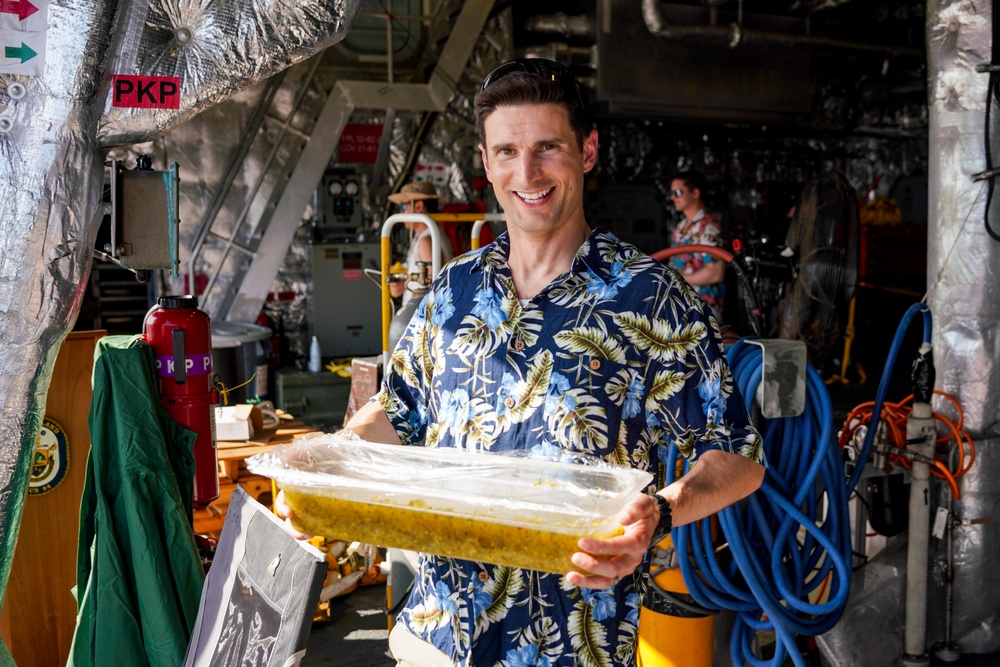 ALUMINUM BEACH PICNIC ABOARD USS OAKLAND