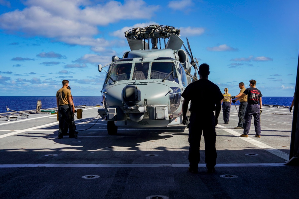 USS OAKLAND CONDUCTS FLIGHT OPERATIONS