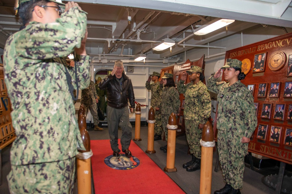 USS Ronald Reagan (CVN 76) hosts Commander, Naval Air Forces