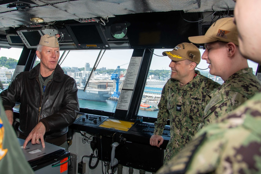 DVIDS - Images - USS Ronald Reagan (CVN 76) hosts Commander, Naval Air ...