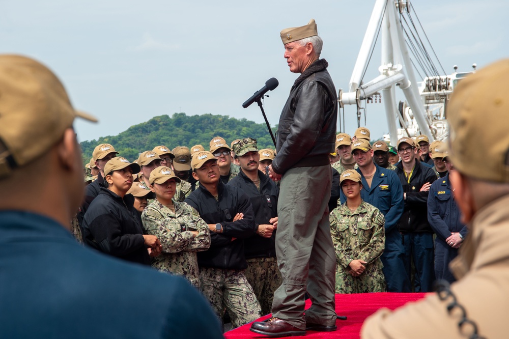 USS Ronald Reagan (CVN 76) gives tour to Commander, Naval Air Forces