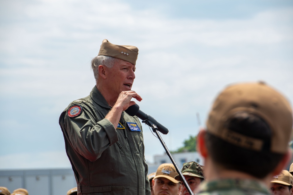 USS Ronald Reagan (CVN 76) hosts Commander, Naval Air Forces