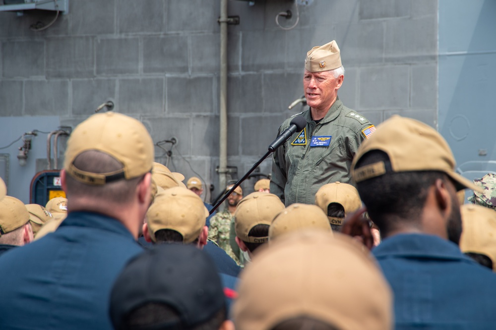 USS Ronald Reagan (CVN 76) gives tour to Commander, Naval Air Forces