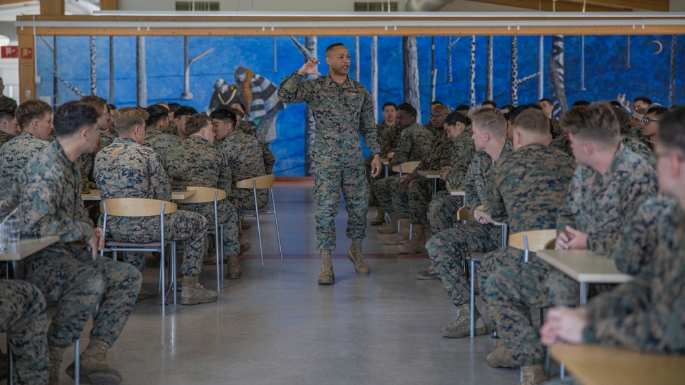 2d Marine Division Commanding General Visits MRF-E 23.1 Marines in Sweden