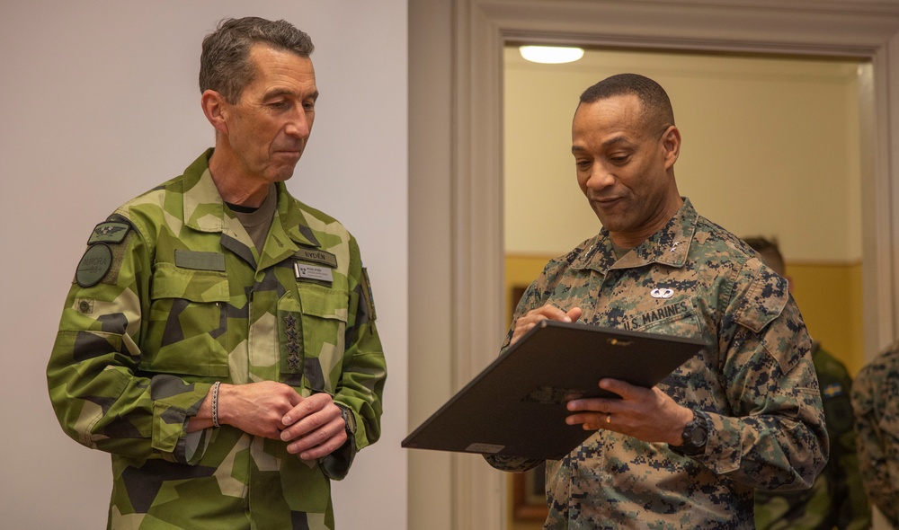 2d Marine Division Commanding General Visits MRF-E 23.1 Marines in Sweden