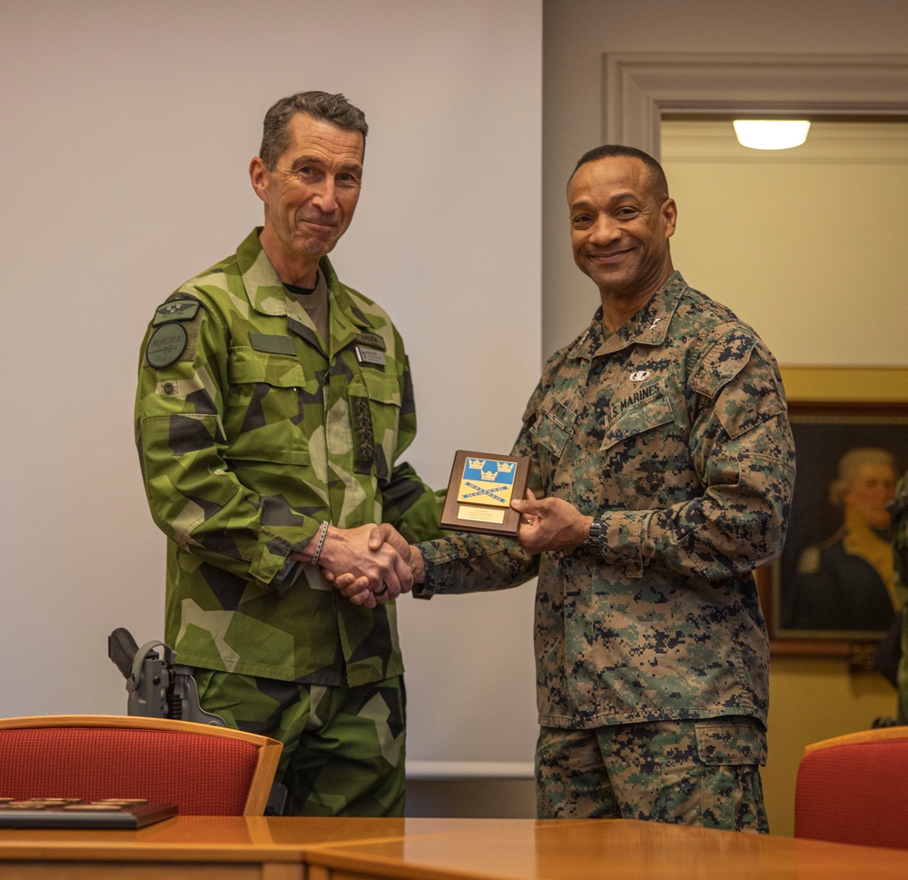 2d Marine Division Commanding General Visits MRF-E 23.1 Marines in Sweden