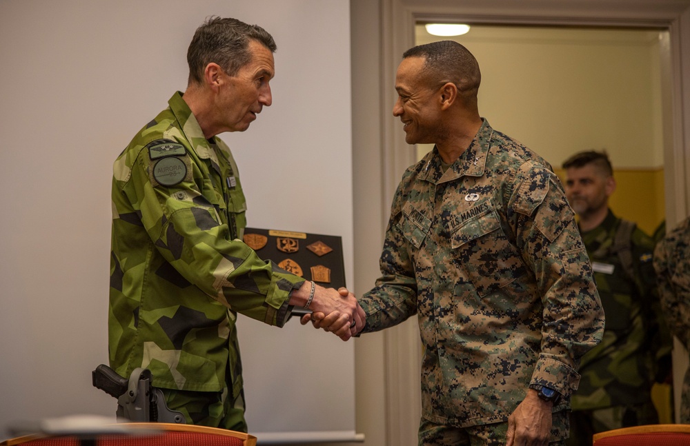 2d Marine Division Commanding General Visits MRF-E 23.1 Marines in Sweden