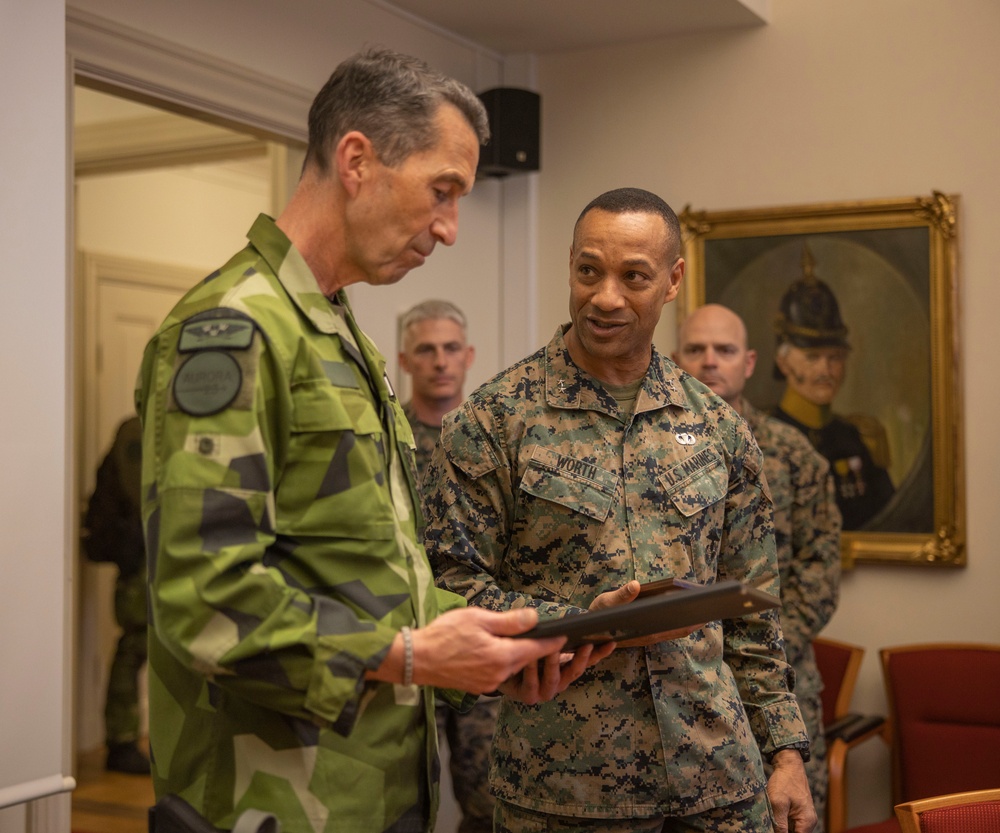 2d Marine Division Commanding General Visits MRF-E 23.1 Marines in Sweden