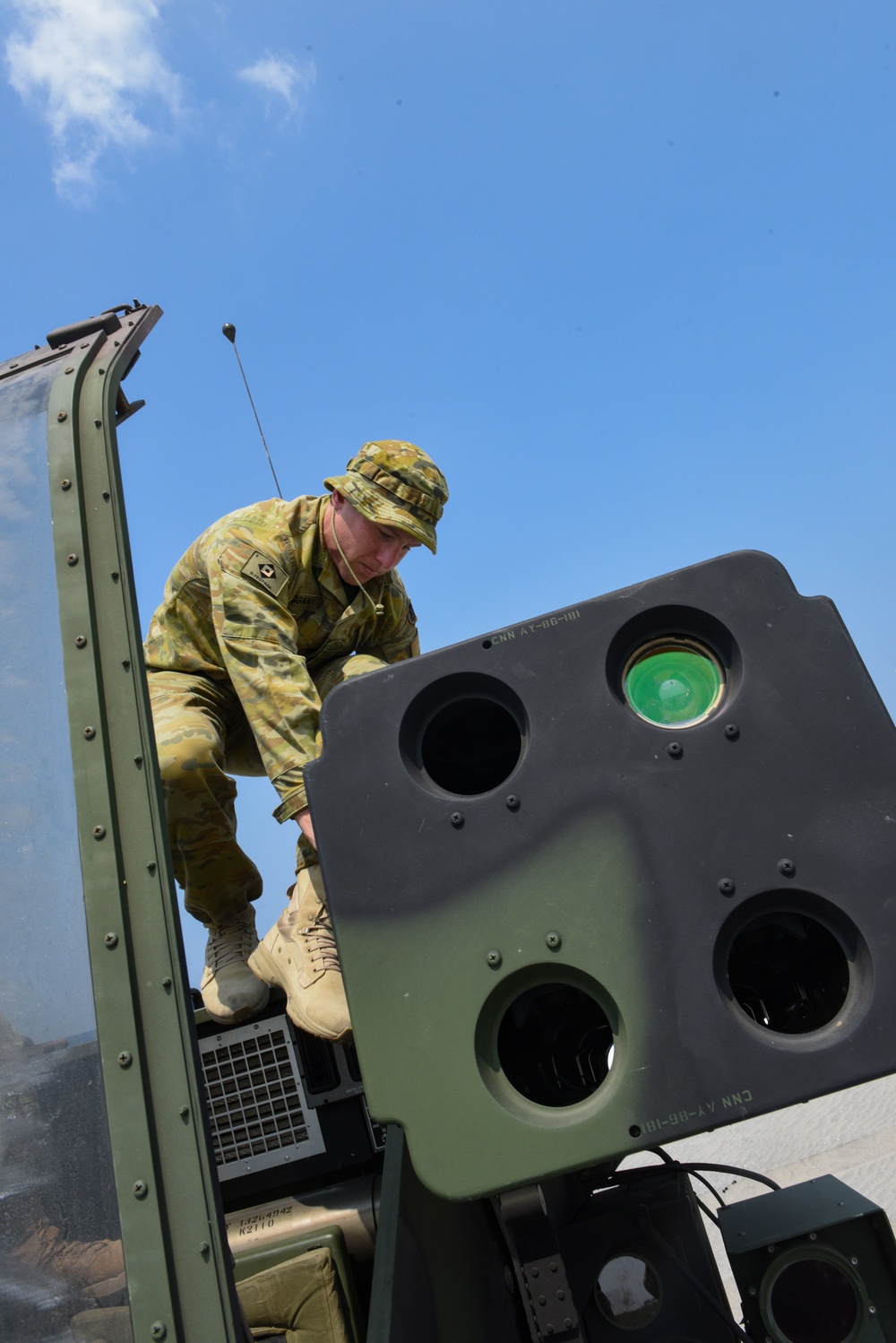 Mississippi Army National Guard members conduct live fire rehearsals, host members of Australian armed forces