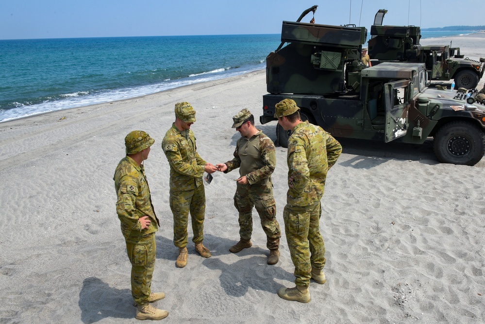 Mississippi Army National Guard members conduct live fire rehearsals, host members of Australian armed forces