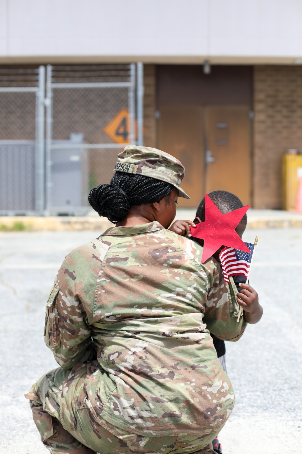 Division Sustainment Soldiers Deploy to Europe