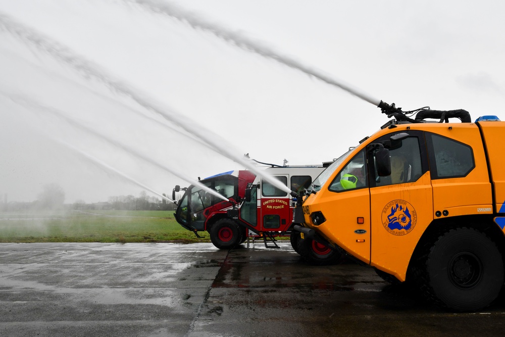 Orange Bull US-Dutch Firefighters exercise on Chièvres Air Base