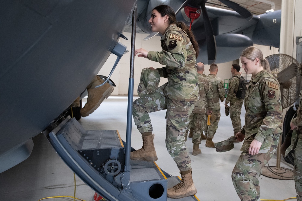 Airmen familiarized with MC-130J Commando II