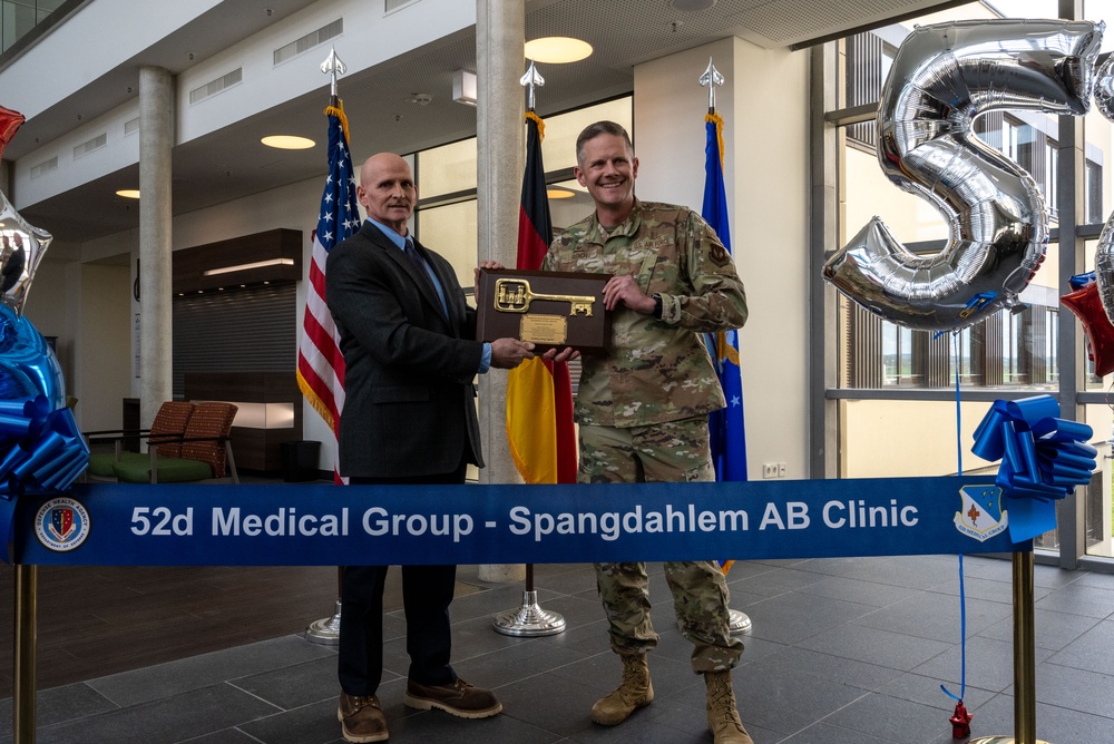 52nd MDG opens new wing clinic