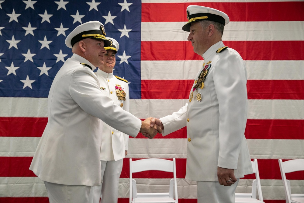 LCSRON 2 CONDUCTS A CHANGE OF COMMAND AND RETIREMENT CEREMONY