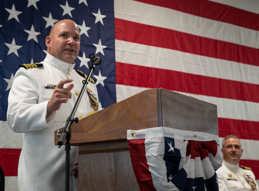 LCSRON 2 CONDUCTS A CHANGE OF COMMAND AND RETIREMENT CEREMONY