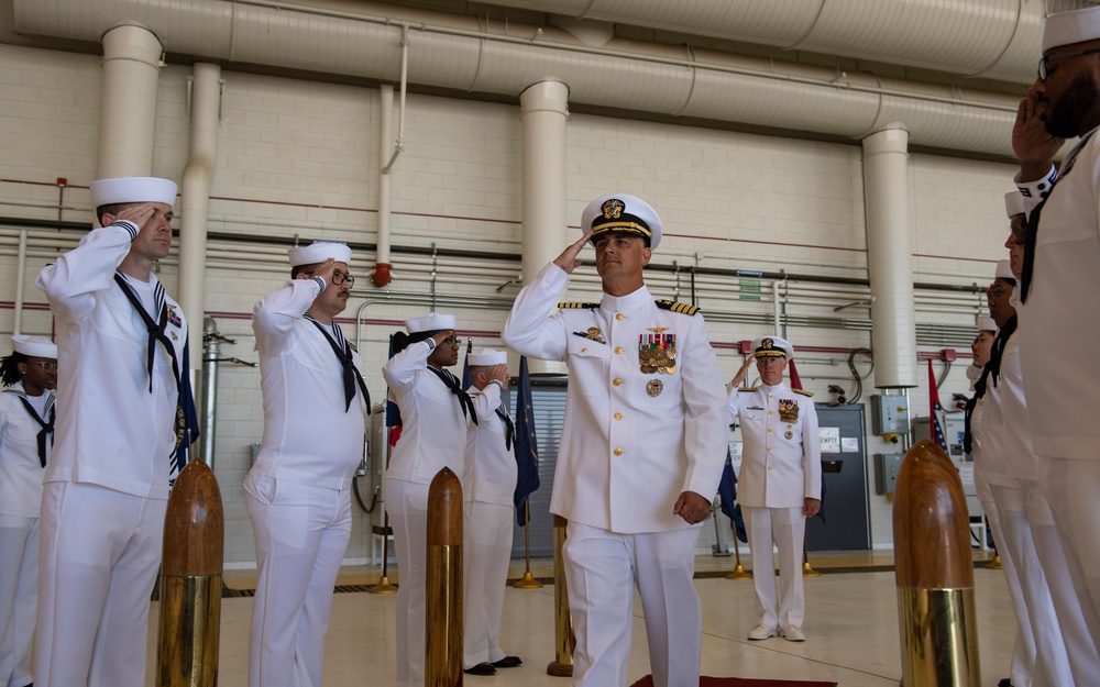 Commander, Joint Strike Fighter Wing Conducts Change of Command