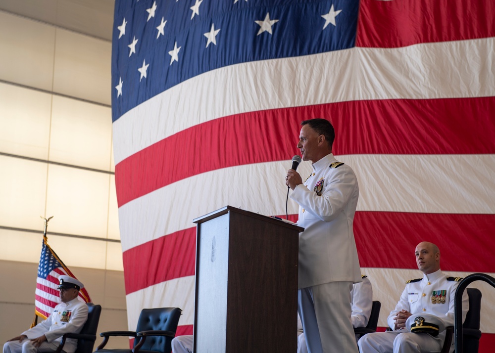 Commander, Joint Strike Fighter Wing Conducts Change of Command