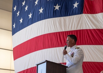 Commander, Joint Strike Fighter Wing Conducts Change of Command