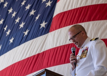 Commander, Joint Strike Fighter Wing Conducts Change of Command