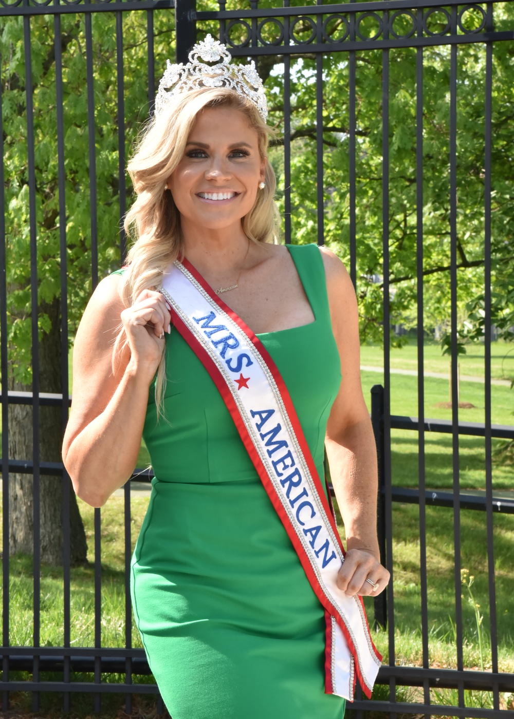 Mrs. American 2022 visits Murtha Cancer Center at Walter Reed