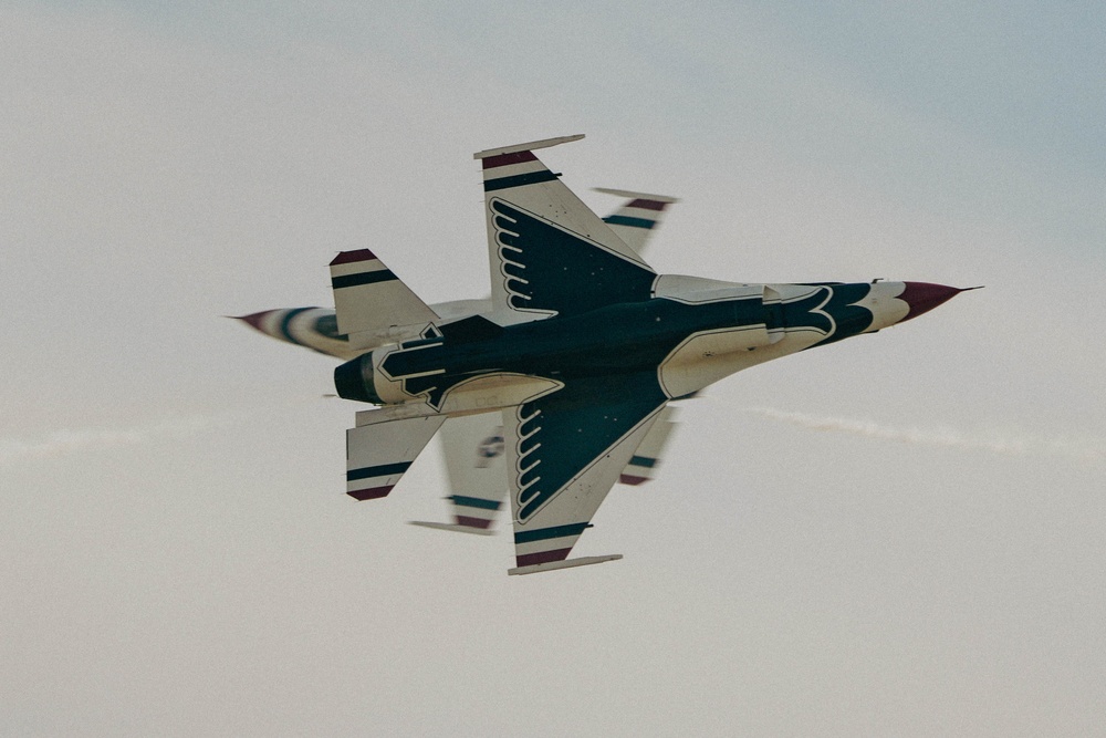 Thunderbirds perform at 2023 Southern California Airshow