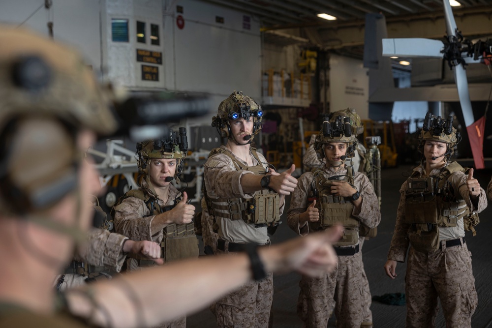 26th MEU conducts Full Mission Profile Raid during ARGMEUEX