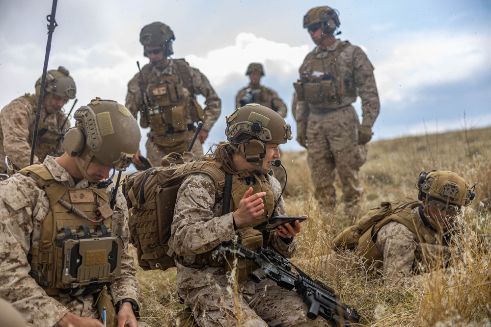 DVIDS - Images - Exercise Garnet Rattler: Marines conduct urban assault ...