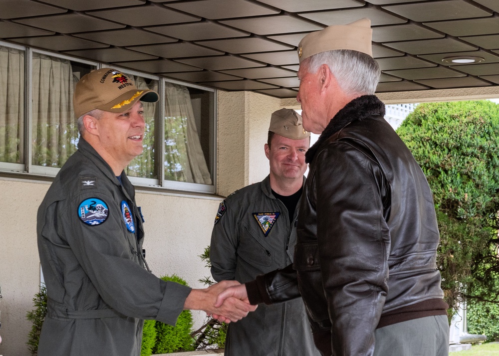 Vice Adm. Kenneth Whitesell Visits NAF Atsugi