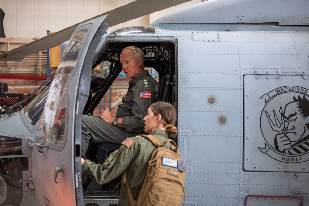 Vice Adm. Kenneth Whitesell Visits NAF Atsugi