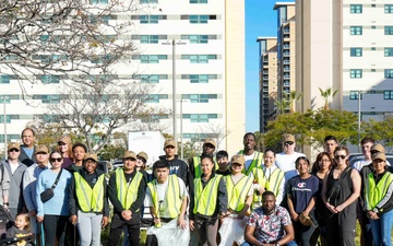 USS Essex Sailors Participate in Earth Day