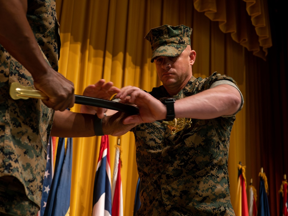 Sgt. Maj. Vandentop relieves Sgt. Maj. Rivera as MCAS Futenma sergeant major