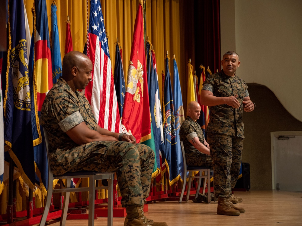 Sgt. Maj. Vandentop relieves Sgt. Maj. Rivera as MCAS Futenma sergeant major