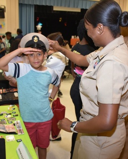 NAVSUP FLC Norfolk Sailors Talk Navy with Elementary School Students